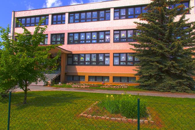 Unsere Schule im Grünen