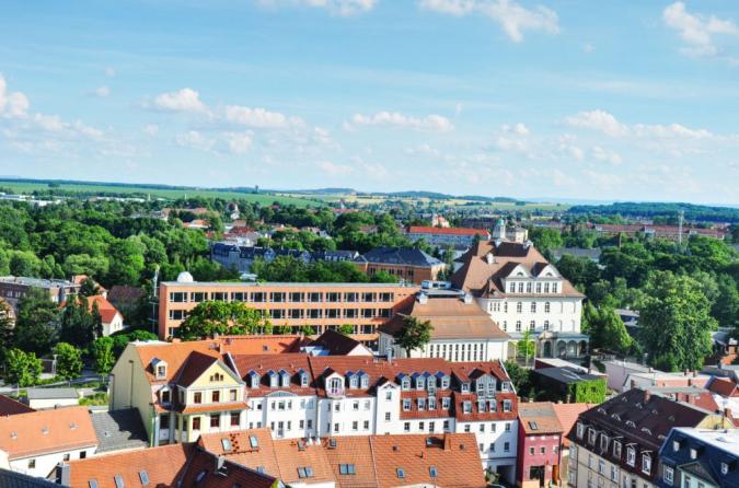 Luftaufnahme des Hauptgebäudes auf dem Freudenberg