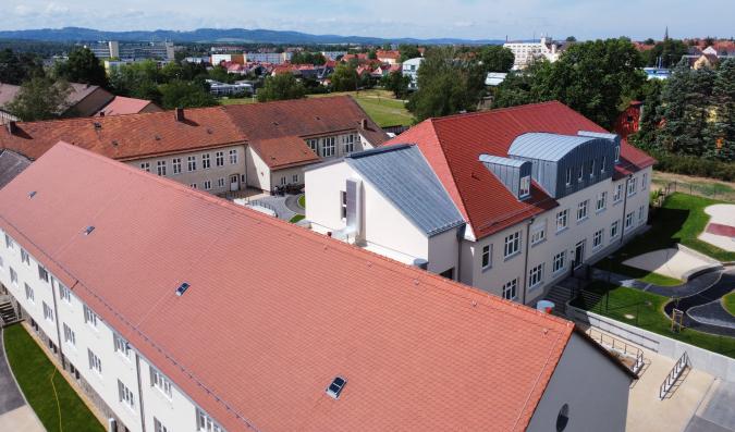 Hier sehen Sie den Schulkomplex der Freien Gemeinschaftsschule Oberlausitz.