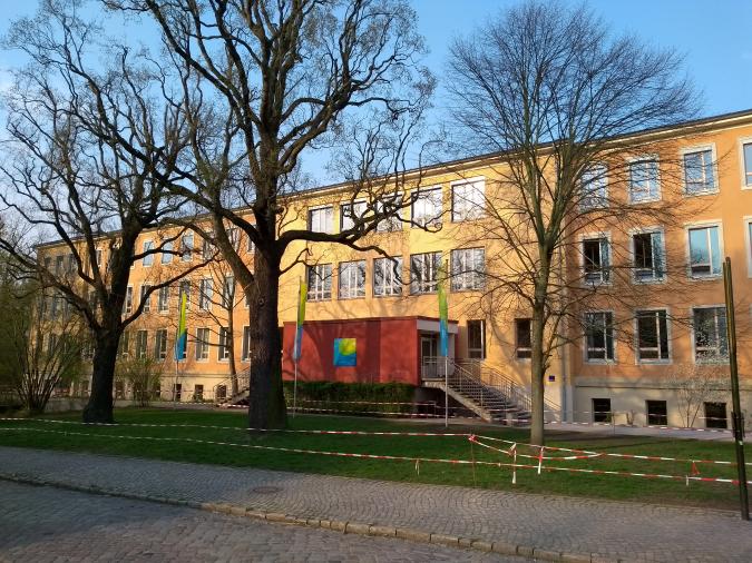 Freie Waldorfschule Dresden, Hauptgebäude, Marienallee 5