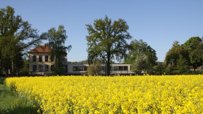 Ansicht des Schulgebäudes von Osten