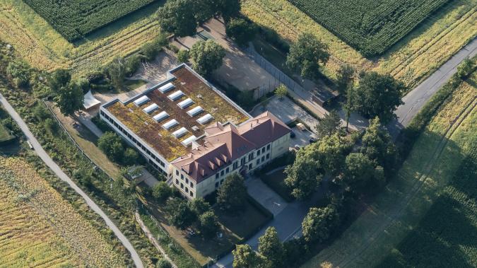 90. Grundschule Luftaufnahme