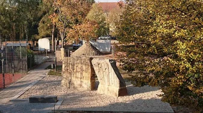 Unser Pausenbereich mit Kletterfelsen