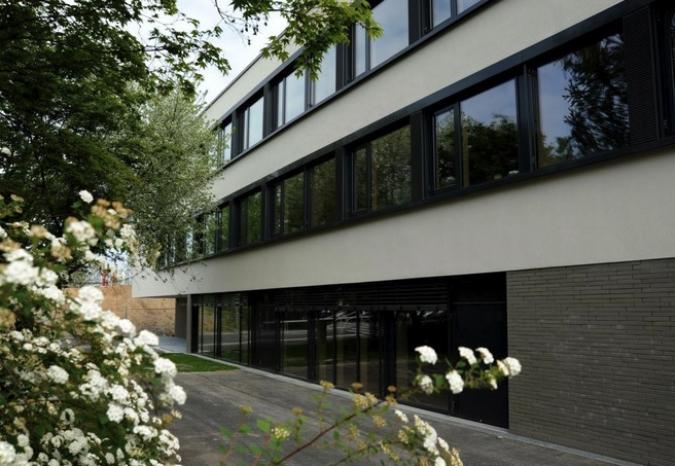 Außenansicht Schulgebäude