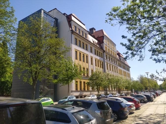 Schulgebäude des Martin-Andersen-Nexö-Gymnasiums Dresden