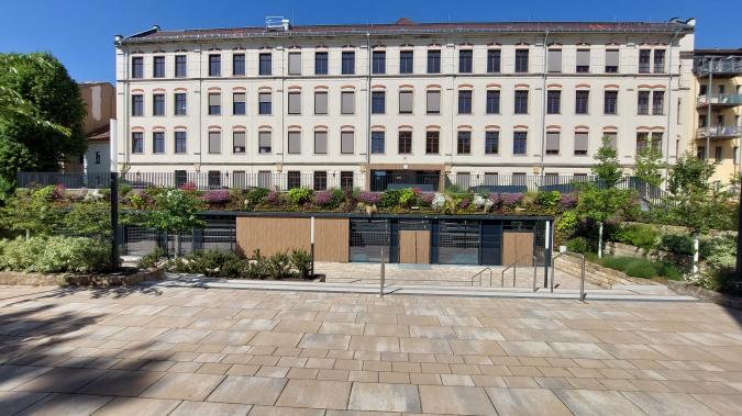 Innenhof Blick auf Haus A