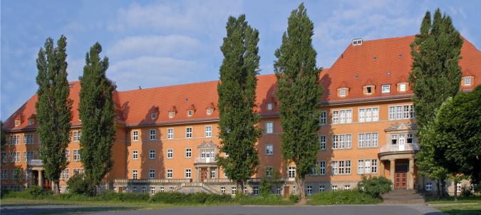 Das Gebäude des Schulteils des BSZ "Friedrich Siemens" Pirna
