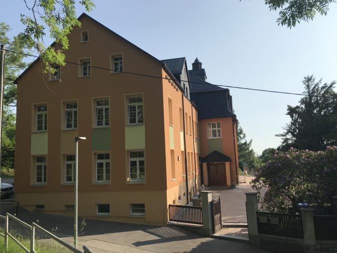 Ansicht Haupteingang GS Pleißa