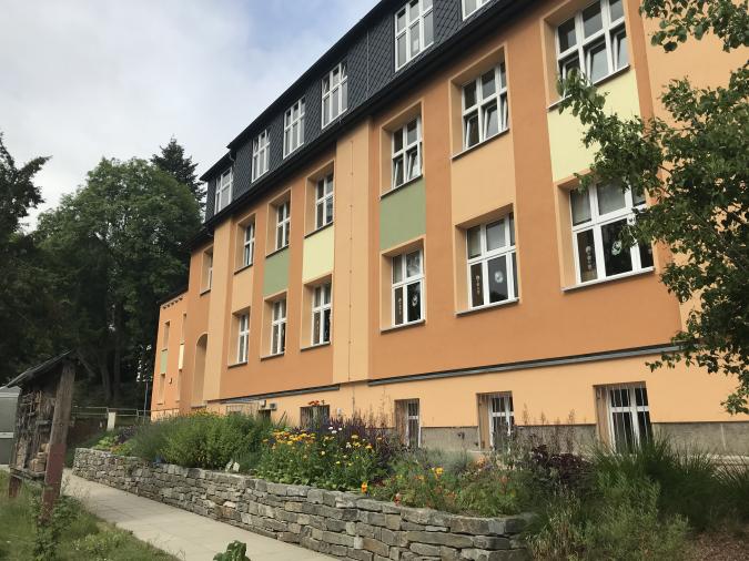 Südseite Schulgebäude