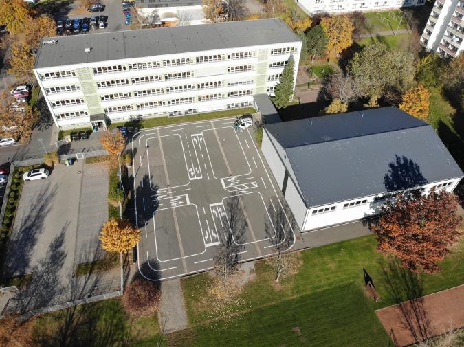 Luftbild der Schule