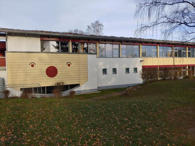 Schulgebäude, Ansicht Garten