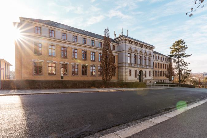 Vorderansicht Seminarschule