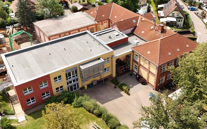 Unsere Schule von oben