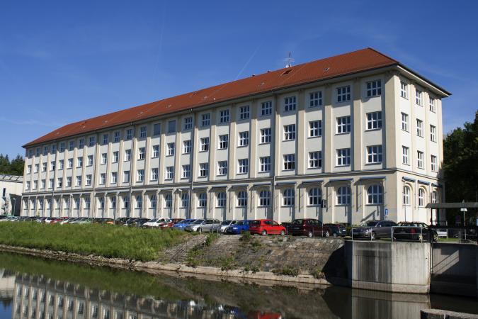 BSZ e.o.plauen - Schulteil Plauen - Ansicht seitens der Weißen Elster