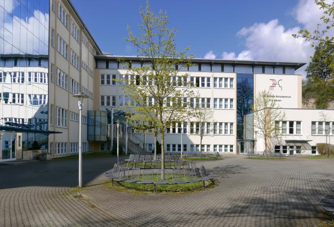 BSZ e.o.plauen - Schulteil Plauen - Ansicht vom Schulhof