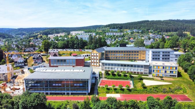 Wintersport-Campus + Grundschule +Turnhalle + Internat