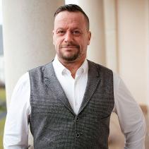 Schulleiter Herr Daniel Hahn